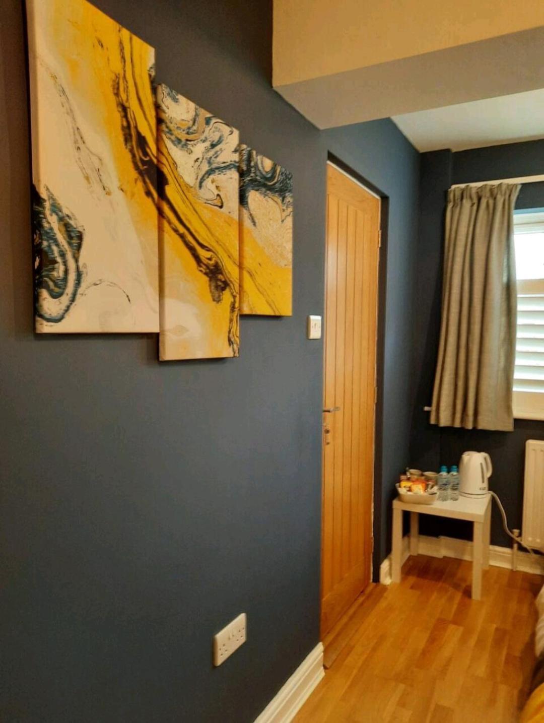 Double Room With Ensuite Close To Silverstone Уитлбери Экстерьер фото